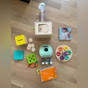 Lovevery Babbler Play Kit (13–15 Months) – Lightly Used